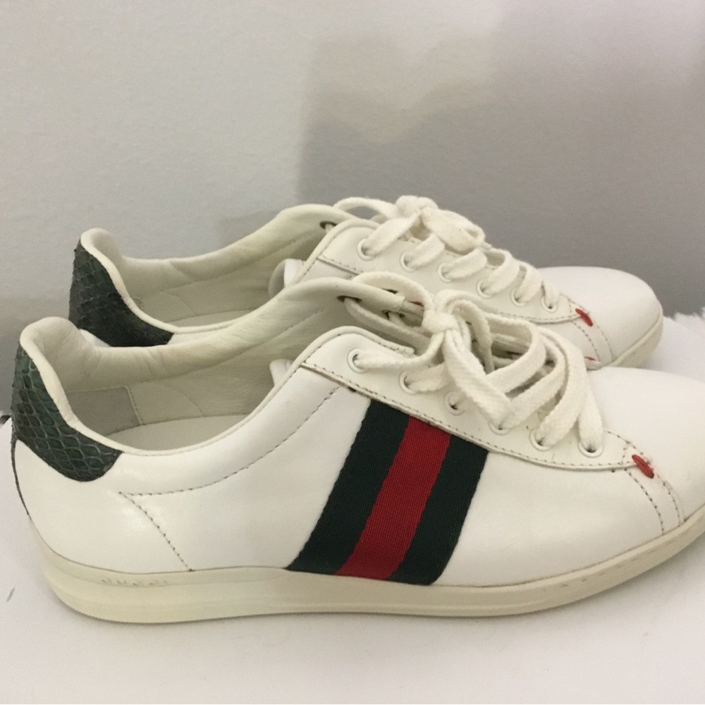 Gucci White Leather Sneakers with Red & Green Stripe - Picture 4 of 10